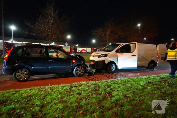 Bestuurder aangehouden na frontale aanrijding