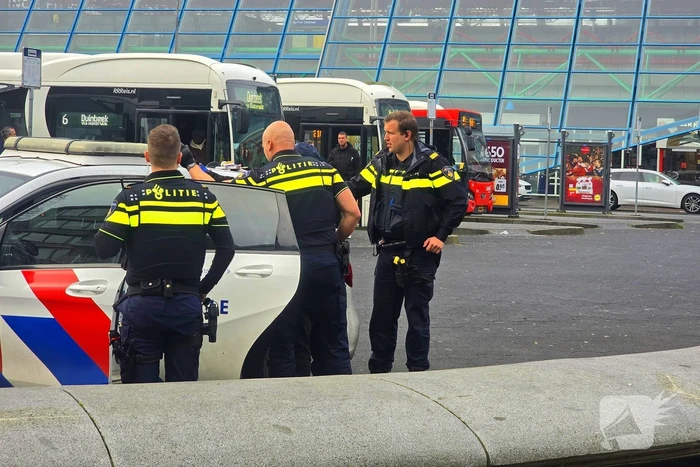 Politie houdt schreeuwende man aan in centrum