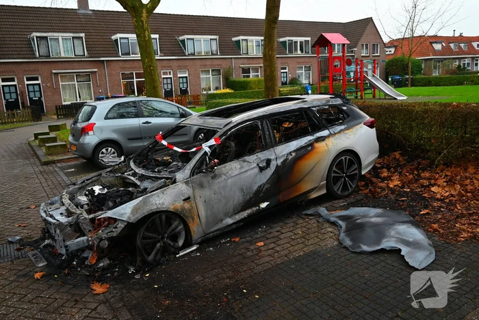 Schade aan voertuigen goed te zien bij daglicht