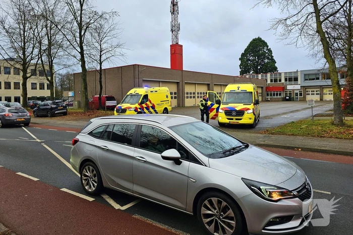 E-biker en automobilist met elkaar in botsing