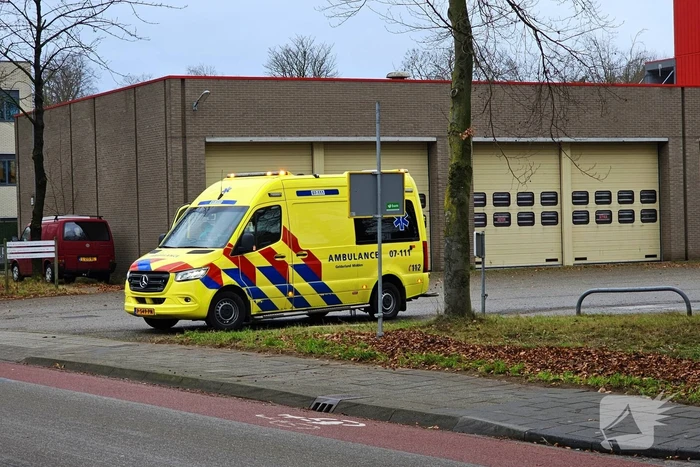 E-biker en automobilist met elkaar in botsing