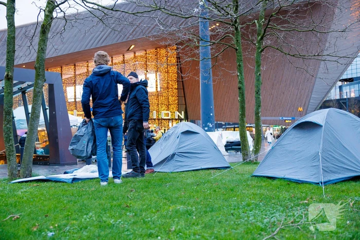 Demonstratie voor stoeptegel Benjamin
