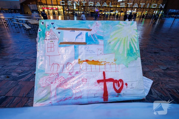 Demonstratie voor stoeptegel Benjamin