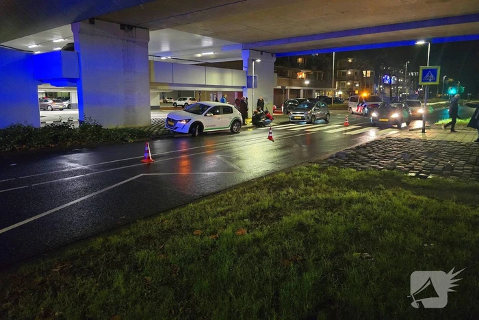 Voetganger aangereden door automobilist op oversteekplaats