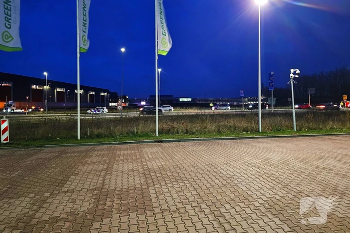 Politie houdt alcoholcontrole op rotonde