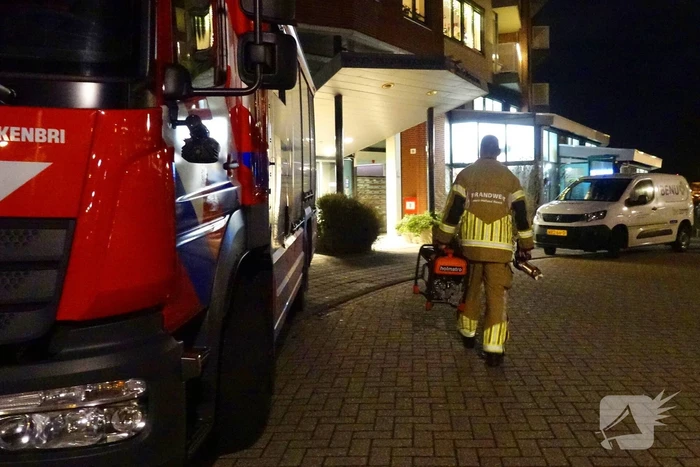Brandweer bevrijdt persoon na uur uit lift in woonzorgcentrum