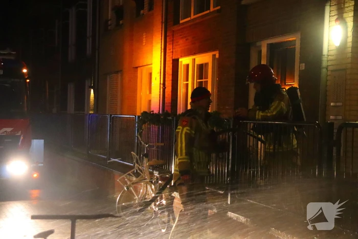 Persoon gecontroleerd na brand in woning
