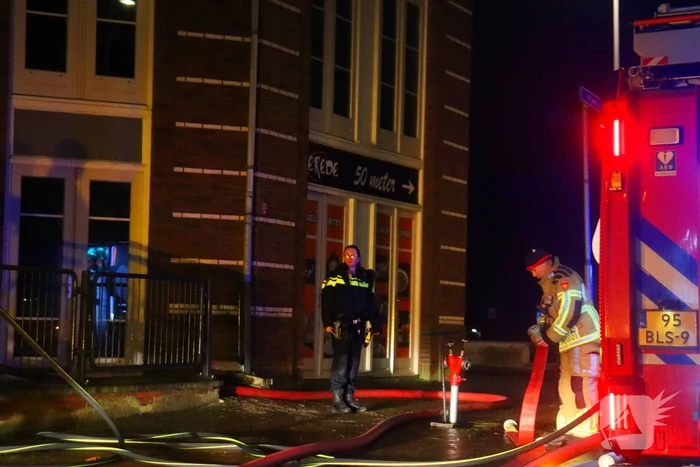 Persoon gecontroleerd na brand in woning