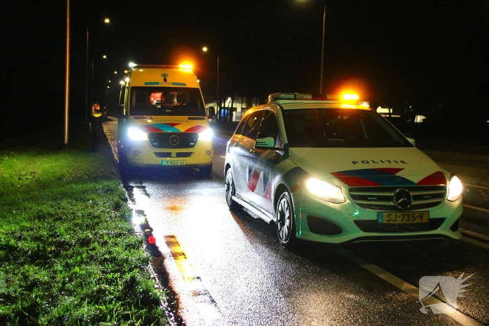 Fietser belandt in sloot langs de provincialeweg