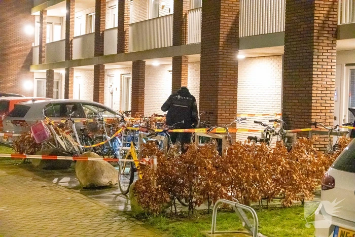 Straat afgezet nadat vuurwerkbom afgaat