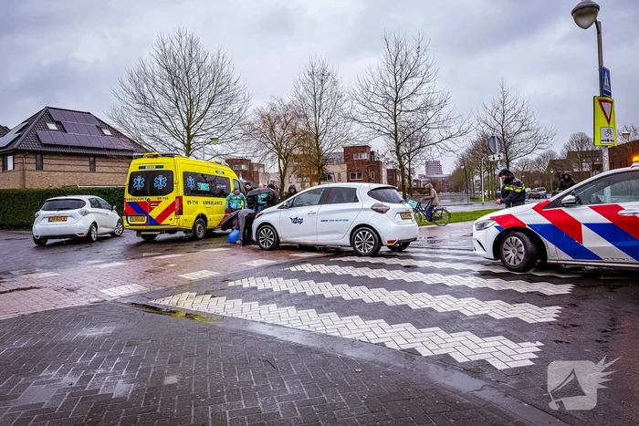 Jongedame op step aangereden door auto