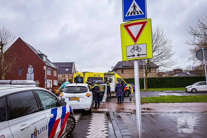 Jongedame op step aangereden door auto
