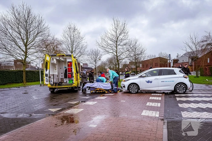 Jongedame op step aangereden door auto