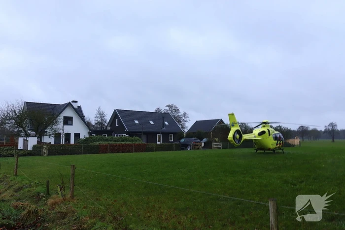 Traumahelikopter landt naast woning wegens noodsituatie