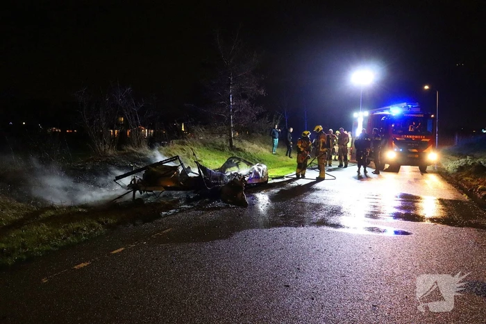 Caravan volledig uitgebrand