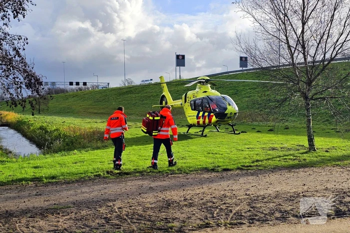 Fietser zwaargewond bij aanrijding met auto, traumateam ingezet