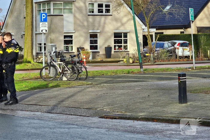 Fietser zwaargewond bij aanrijding met auto, traumateam ingezet