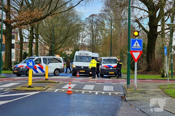 Fietser zwaargewond bij aanrijding met auto, traumateam ingezet