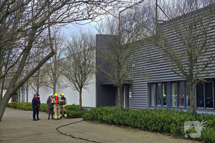 Brandweer ingezet voor brand in bedrijf