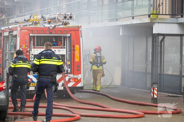 Wooncentrum deels ontruimd wegens containerbrand in berging
