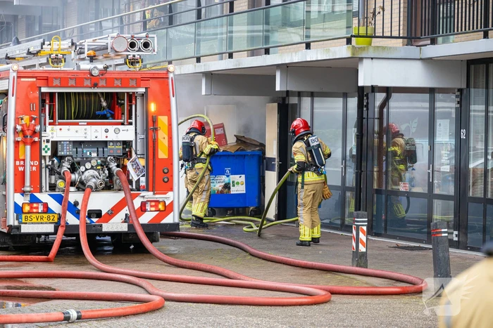 Wooncentrum deels ontruimd wegens containerbrand in berging