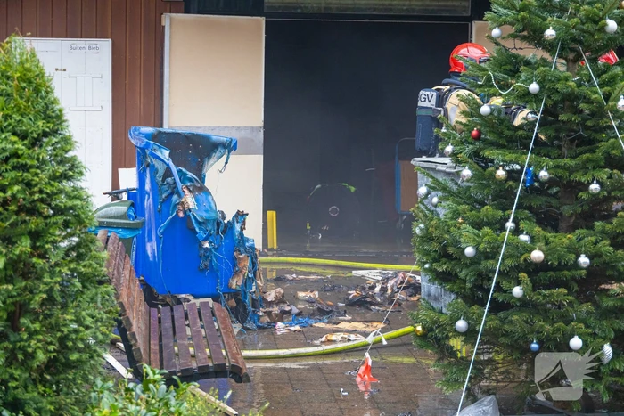 Wooncentrum deels ontruimd wegens containerbrand in berging