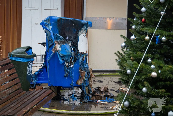 Wooncentrum deels ontruimd wegens containerbrand in berging