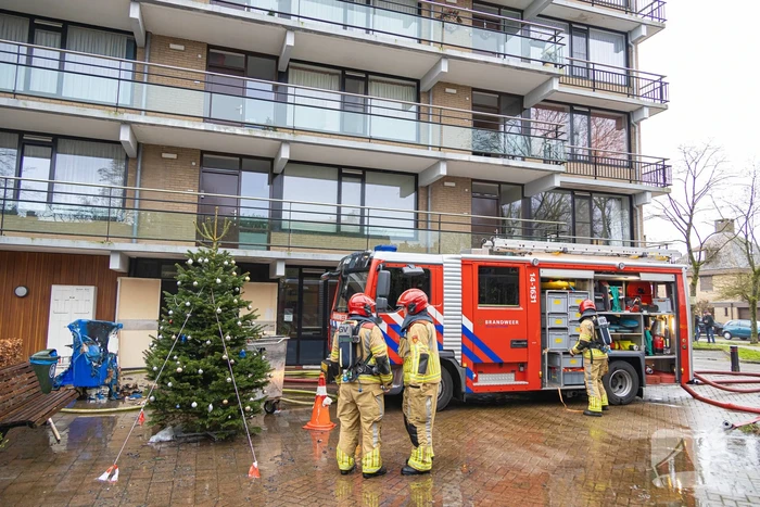 Wooncentrum deels ontruimd wegens containerbrand in berging