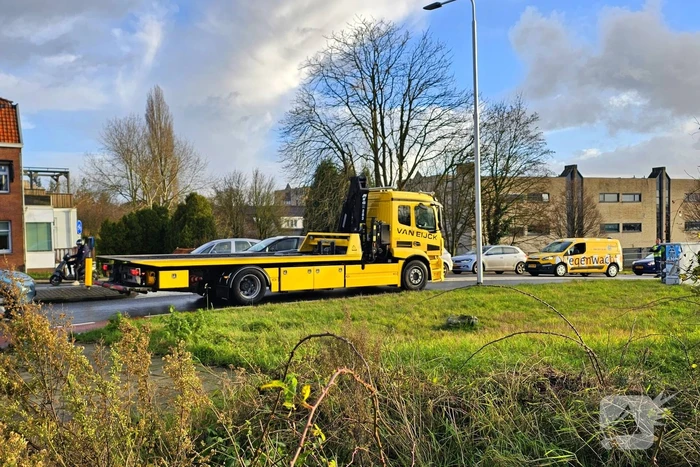 Schade bij kop-staartbotsing twee voertuigen