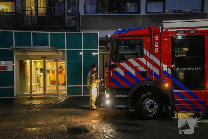 Brandweer bevrijdt persoon uit rollator