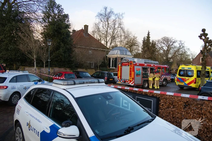 Voetganger overleden na aanrijding met lantaarnpaal