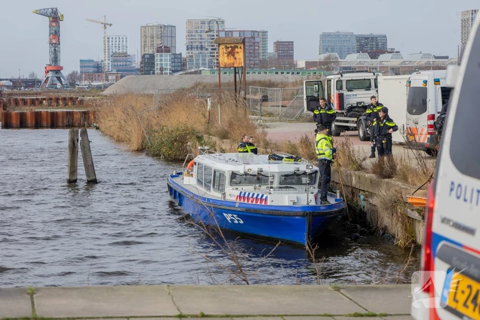 Overleden persoon gevonden in het water