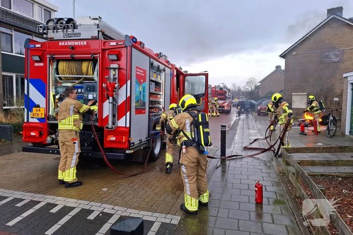 Motorfiets vliegt in brand