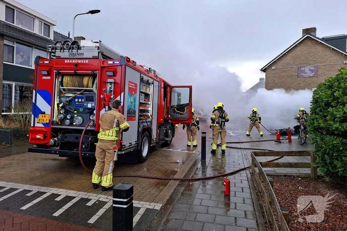 Motorfiets vliegt in brand