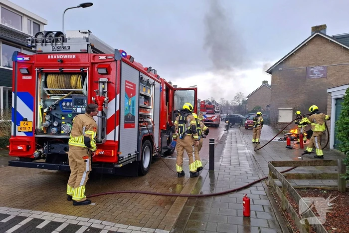 Motorfiets vliegt in brand