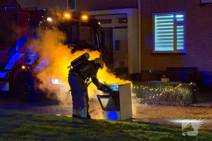 Woning vol rook door brandende oven