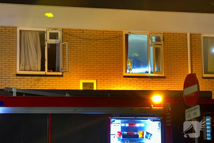 Woning vol rook door brandende oven