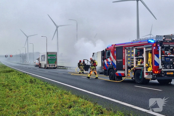 brand rijksweg a7 r 25,5 oudendijk