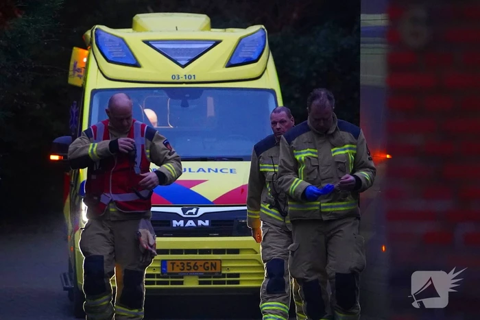 Persoon raakt bekneld doordat zwaar object op slachtoffer valt