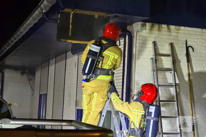 Veel rookontwikkeling bij forse brand invluchtelingenopvang