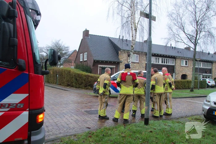 Traplift defect, vrouw boven vast in woning