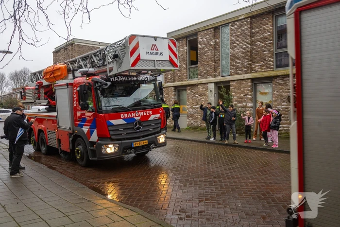 Bewoner gewond naar ziekenhuis na woningbrand
