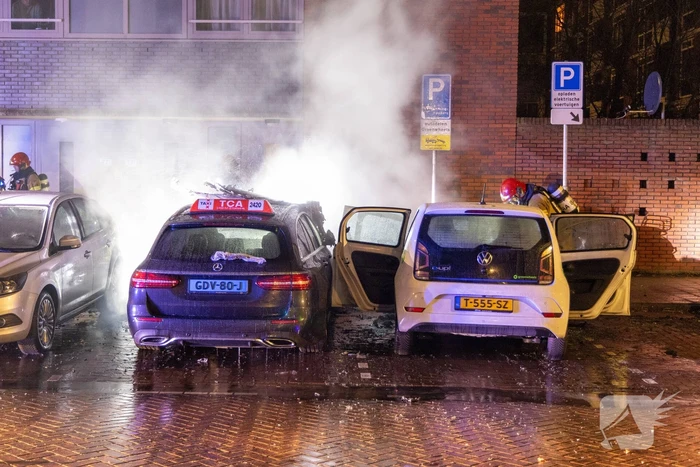 Taxi verwoest door brand