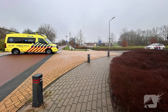 Fietser gewond naar ziekenhuis na val