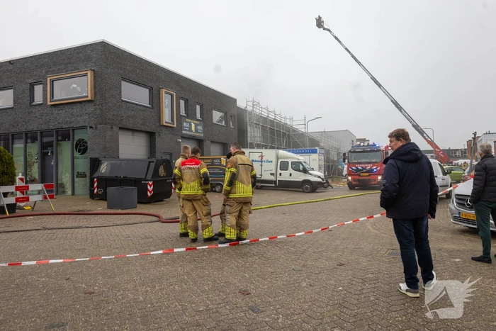 Grote brand in bedrijfspand