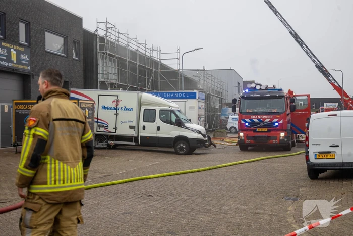 Grote brand in bedrijfspand
