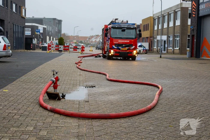 Grote brand in bedrijfspand
