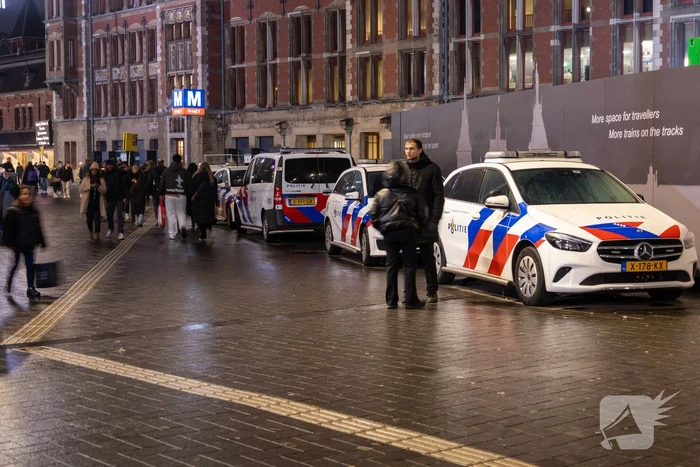 steekincident stationsplein amsterdam