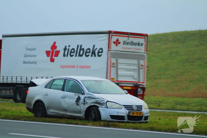 File na aanrijding tussen twee voertuigen