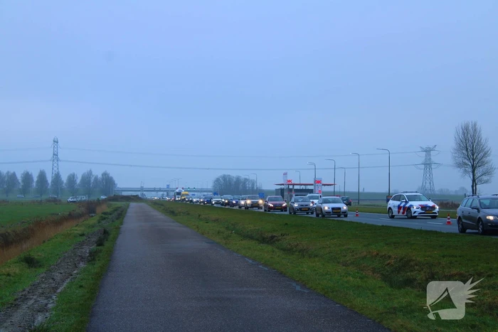 File na aanrijding tussen twee voertuigen